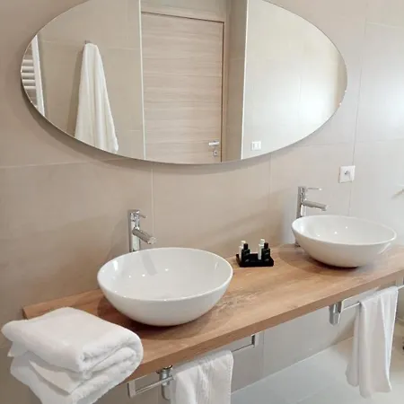 Boutique Palazzo Donna Iulia فندق 3*