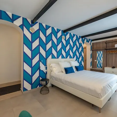 Hotel Boutique Palazzo Donna Iulia 3*